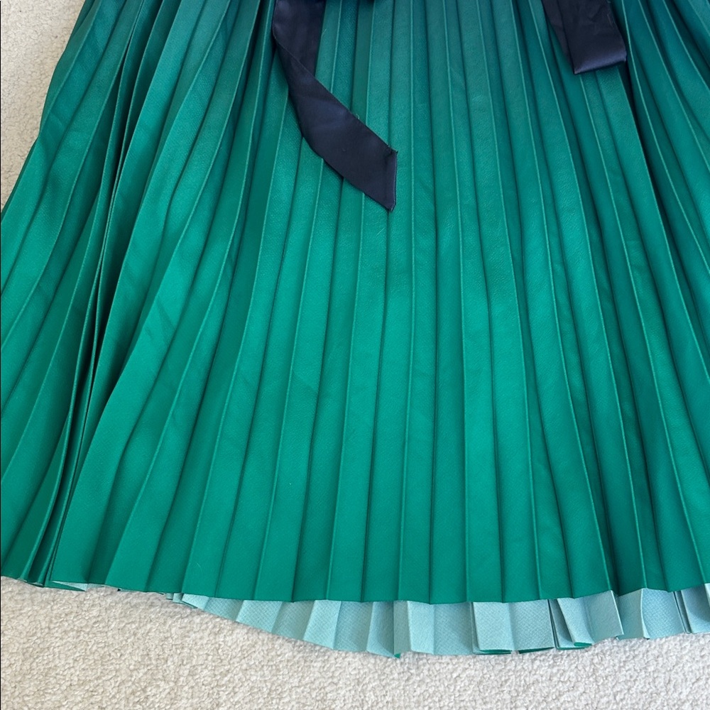 Banana Republic Green and Navy Spaghetti StrapPleated Dress - Picture 7 of 8